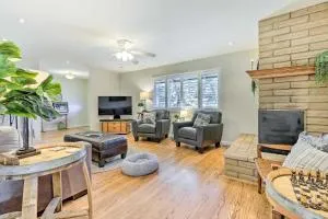 Modern Home in Napa Area with Hot Tub and Game Room! - بيتالوما