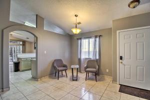 Albuquerque Home about 6 Mi to Old Town!