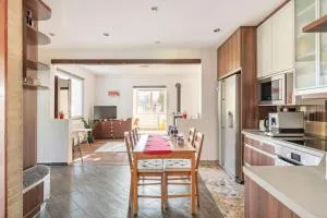 Erika's House. - إريد