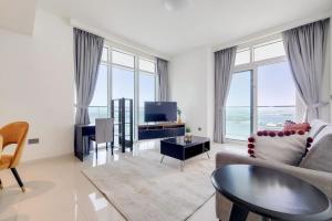 Vacationer Holiday Homes I Chic 2 Bedroom I Sea & Ain Dubai Views