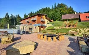 Hotel Jirinka - 德武戈波莱兹德鲁伊