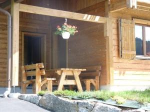 Maisons de vacances Chalet chaleureux face aux pistes, proche Gerardmer, ideal pour famille, balcon et terrasse - FR-1-589-182 : photos des chambres