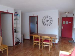 Appartements Appartement cosy 3 pieces, ideal 6 pers, proche telesieges et commerces, balcon sud vista station - FR-1-561-44 : photos des chambres