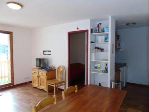 Appartements Appartement cosy 3 pieces, ideal 6 pers, proche telesieges et commerces, balcon sud vista station - FR-1-561-44 : photos des chambres