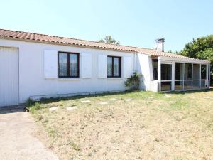 Maisons de vacances Maison Saint-Georges-d'Oleron, 4 pieces, 6 personnes - FR-1-246A-105 : photos des chambres