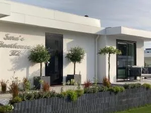 Exclusive villa with boat terrace - Lelystad