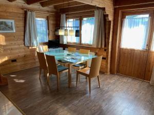 EIFELCOTTAGE Family 7