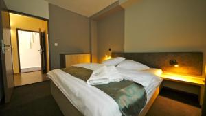One-Bedroom Apartment room in Riverside
