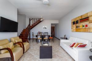 Cobertura de alto padrão com vista para a Praia do Forte