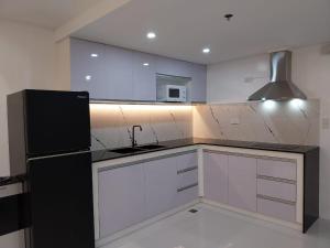 88 Gibraltar (Mines View)