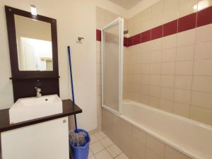 Le Coudon, T2, centre Luchon, wifi, casier à skis, ascenseur, 5 personnes