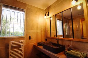 B&B / Chambres d'hotes La Demeure Insoupconnee : photos des chambres