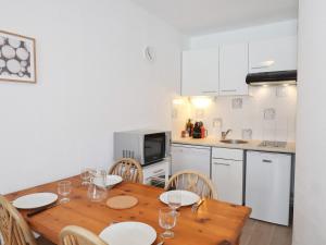 Appartement lumineux avec piscine et parking près du centre - FR-1-624-125