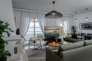Blue Chill Paradise Seaview Suite w Kingbed