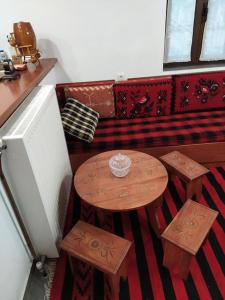 Κάσα ανοάστρα (casa anoastră), Syrrako Ioanninon