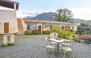 Gorgeous Home In Santa Lucia Del Mela - Spadafora