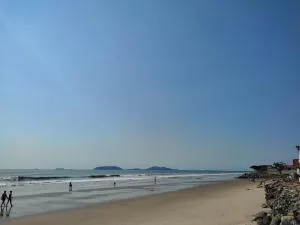 Apê Brisa do Mar: relaxe a uma quadra da praia - 伊塔波阿