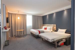 Hotels Holiday Inn Express Paris - Velizy, an IHG Hotel : photos des chambres