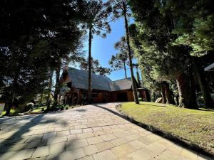 Casa Allegro 3dorm prox Lago Negro by AcheiGramado