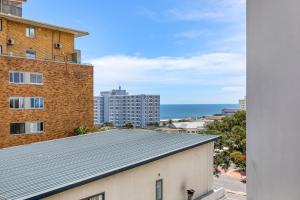 Backup-Powered Elegant Promenade Retreat