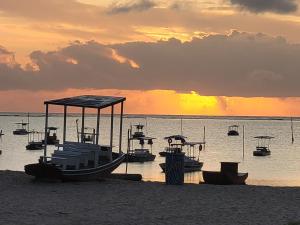 Casa Praia dos Milagres-3suítes-piscina-850m da praia