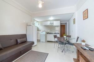 Apto 230m da Praia de Bombas - 2 dorms 4 pessoas