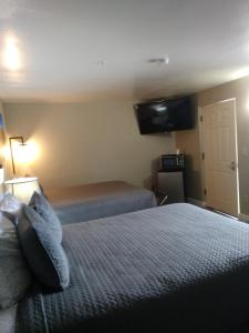 Red Rock Motel and Dam Motel