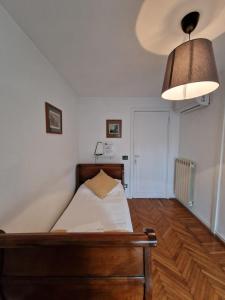 Single Room with Private External Bathroom