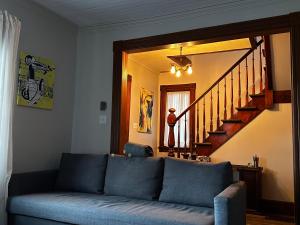 House & loft, pool table, ping-pong, fireplace, AC