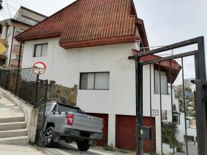 CASA CENTRO DE REÑACA, 5 HABITACIONES, terraza vista al mar