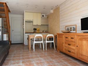 Maisons de vacances Maison Ars-en-Re, 3 pieces, 4 personnes - FR-1-434-5 : photos des chambres