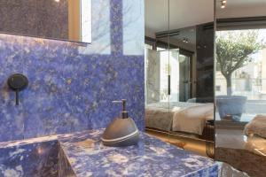 Luxury Acropolis View Apartment-Living Stone Black Pearl