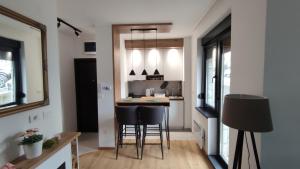 Gold Pine Titova vila