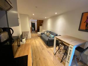 Appartements Paris Eiffel Tower et Disney apartments, parkings gratuits et securises, 10 minutes metro to Paris : photos des chambres