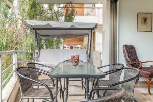 Unique Spacious new 3BDR apt in MousonFilopappou