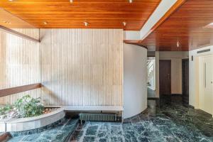 Unique Spacious new 3BDR apt in MousonFilopappou