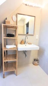 Rooftop Terrace, free garage parking and Pool!