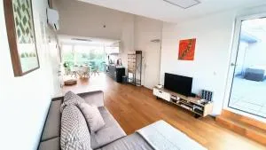 Rooftop Terrace, free garage parking and Pool! - Vienna