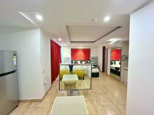 Red Rose Homestay - Rooms with Kitchenette