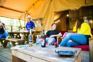 Tentes de luxe Camping Mille Etoiles : photos des chambres