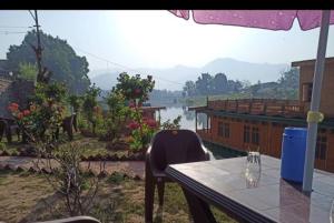 Houseboat Karima palace