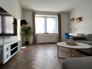 EXKLUSIVE 2 Zimmer EG Wohnung mit Balkon in Top Lage! - 施图尔