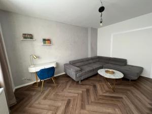 EXKLUSIVE 2 Zimmer EG Wohnung mit Balkon in Top Lage!