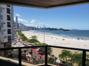 Apto Frente e Vista Inteira Mar em Balneario Camboriu Deslumbrante e Aconchegante