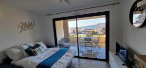 T2 Fronte Di Mare de standing en bord de mer et du centre du village de Propriano