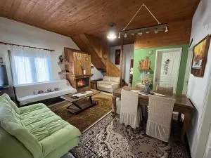 Sweet home - Áyios Pandeleḯmon