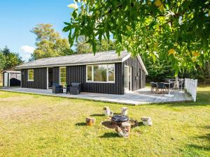 6 person holiday home in Ebeltoft-By Traum