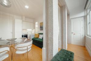 Downtown Premium Apartment by Vacationy