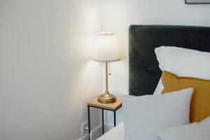 Downtown Premium Apartment by Vacationy