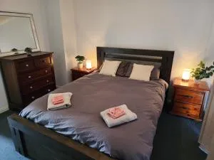 Cosy 2 bedroom Unit in a secure gated complex - Boulder